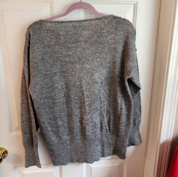 ❄️☃️❄️ Elle embellished sweater. Grey, sz L ☃️❄️☃️ - Picture 4 of 7